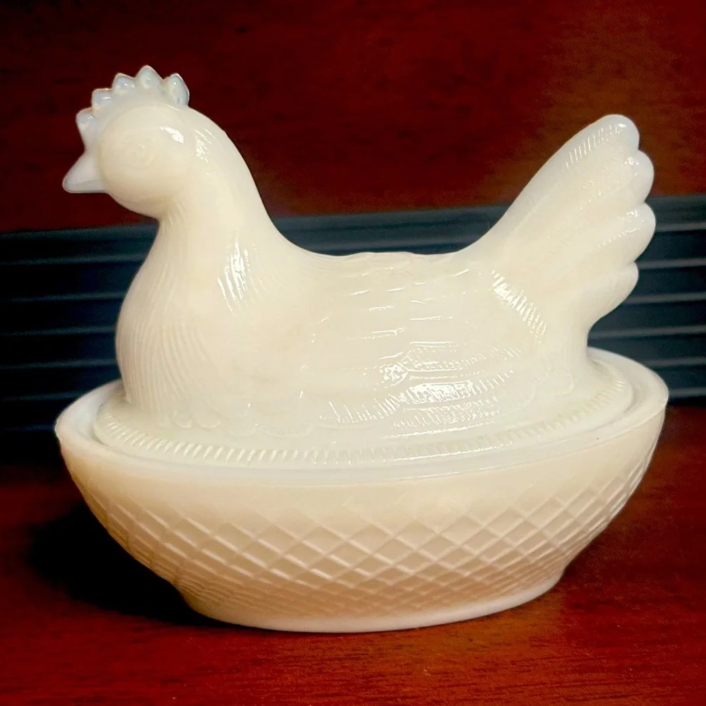 Vintage Mini White Milk Glass Hen On Nest Lidded Salt Bowl